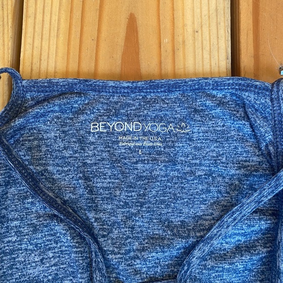 BEYOND YOGA CURVE CROPPED TANK - Picture 4 of 4